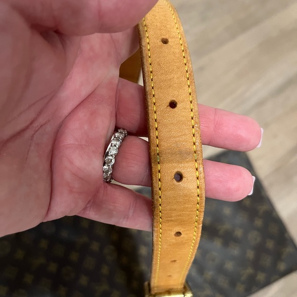 Authentic Louis Vuitton Musette bag gently used - Picture 5 of 11